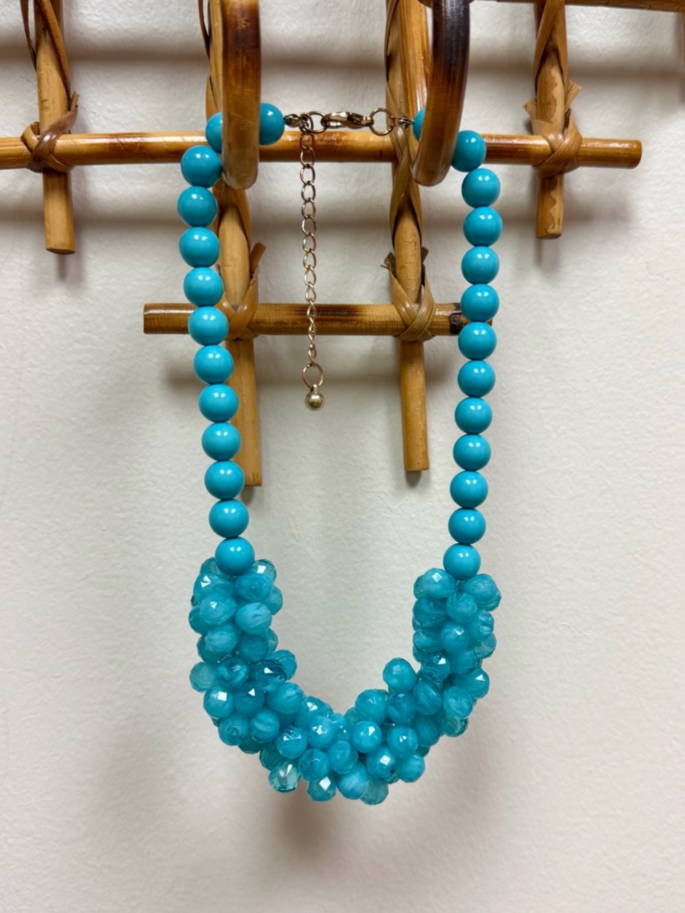 50s-60s Vintage 🩵 Acrylic Faceted Bead Cluster Necklace